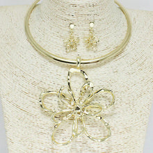 Load image into Gallery viewer, FLOWER CHOKER NECKLACE
