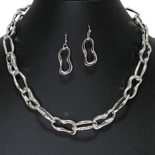 Load image into Gallery viewer, GEOMETRIC DOUBLE METAL NECKLACE
